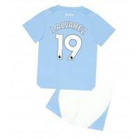 Dětský fotbalový dres Manchester City Julian Alvarez #19 2023-24 Domácí Krátký Rukáv (+ trenýrky)